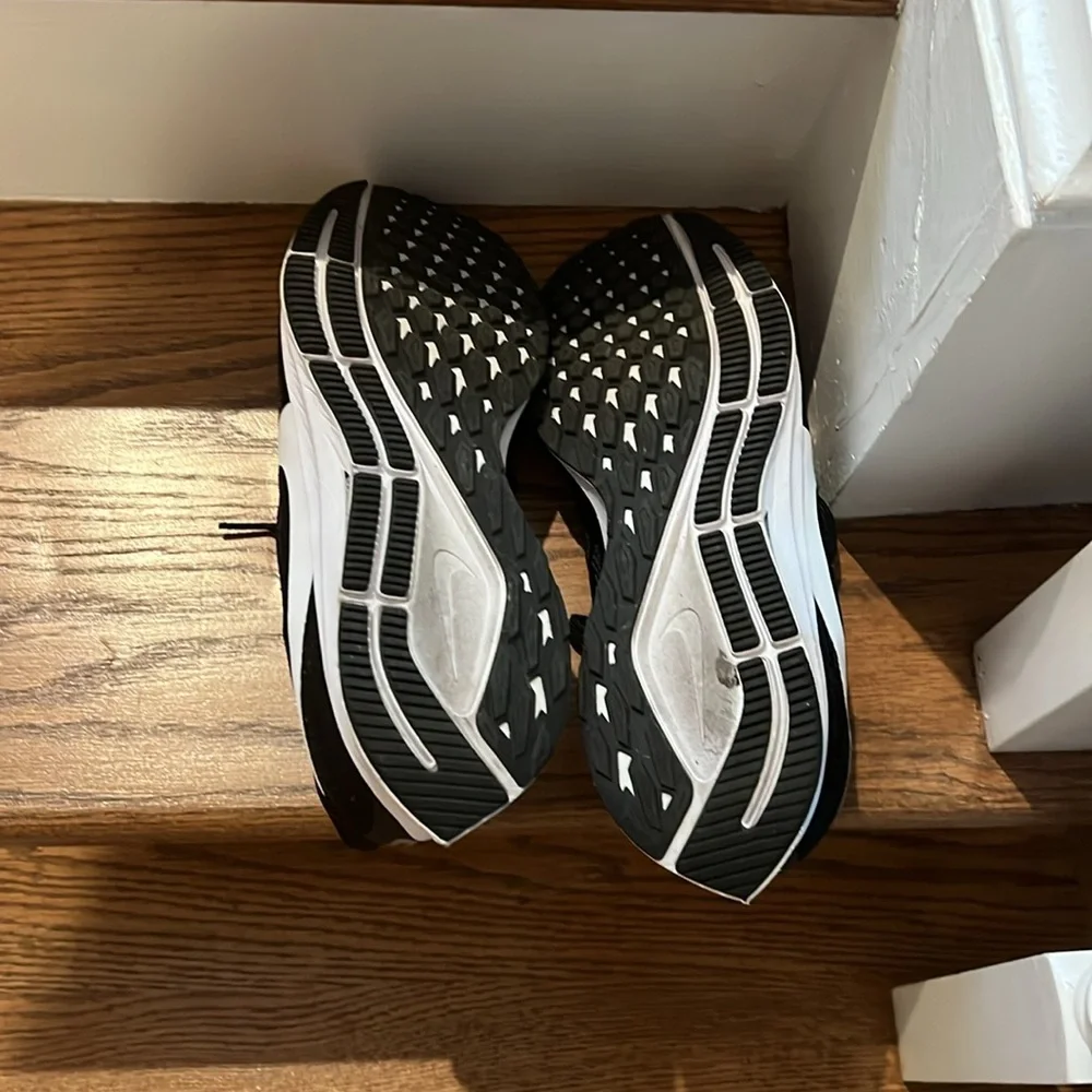 Pegasus black and white Nike zoom sneakers in size 11 Women - Picture 5 of 5